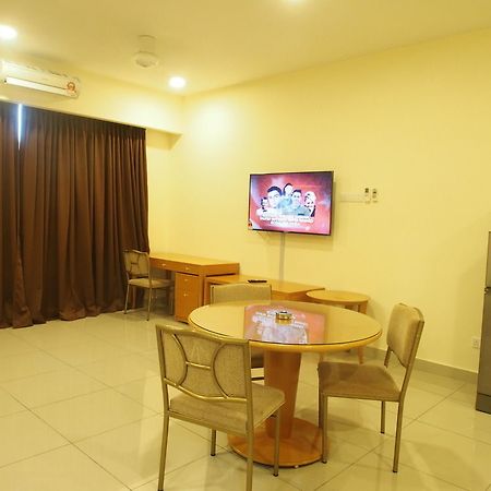 Premier Times International Hotel Seri Kembangan Eksteriør billede